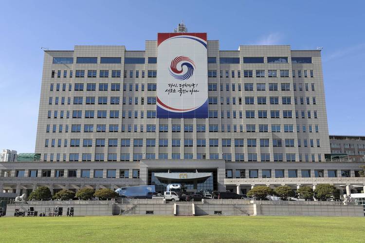 韩国代总统崔相穆拒绝总统府高级幕僚辞职请愿