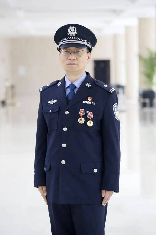 鸡西选树政法英模引领干警忠诚履职