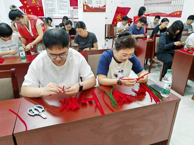 给“两头忙”的低龄老人减减压(民生观)