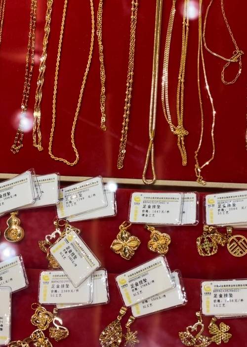 金价持续走高!小克重黄金饰品受青睐