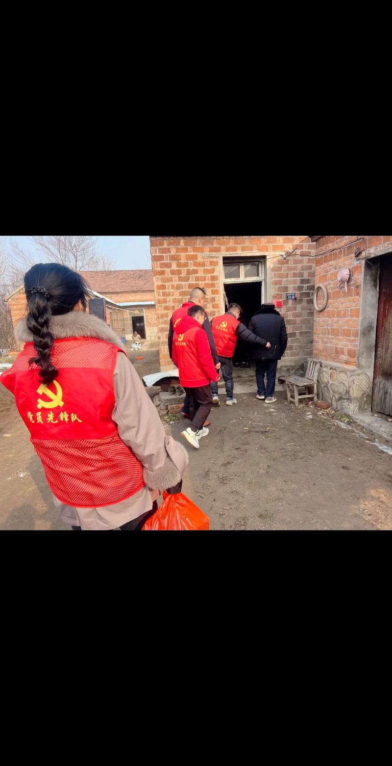 (新春走基层)凡人善举温暖回乡路:“都是小事”