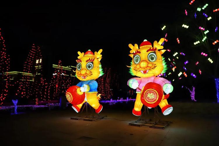 (新春走基层)福建上杭:花灯闪耀 民俗巡游共庆新春