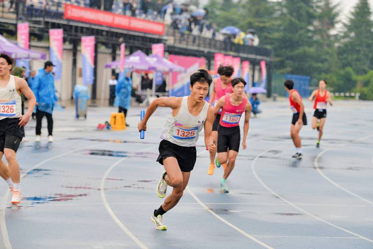 第七届陕西田径公开赛开赛 1500余名选手亮相赛场