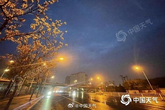 今天北京有雾来扰早晨东部有零星小雨 最高气温将回升至18℃