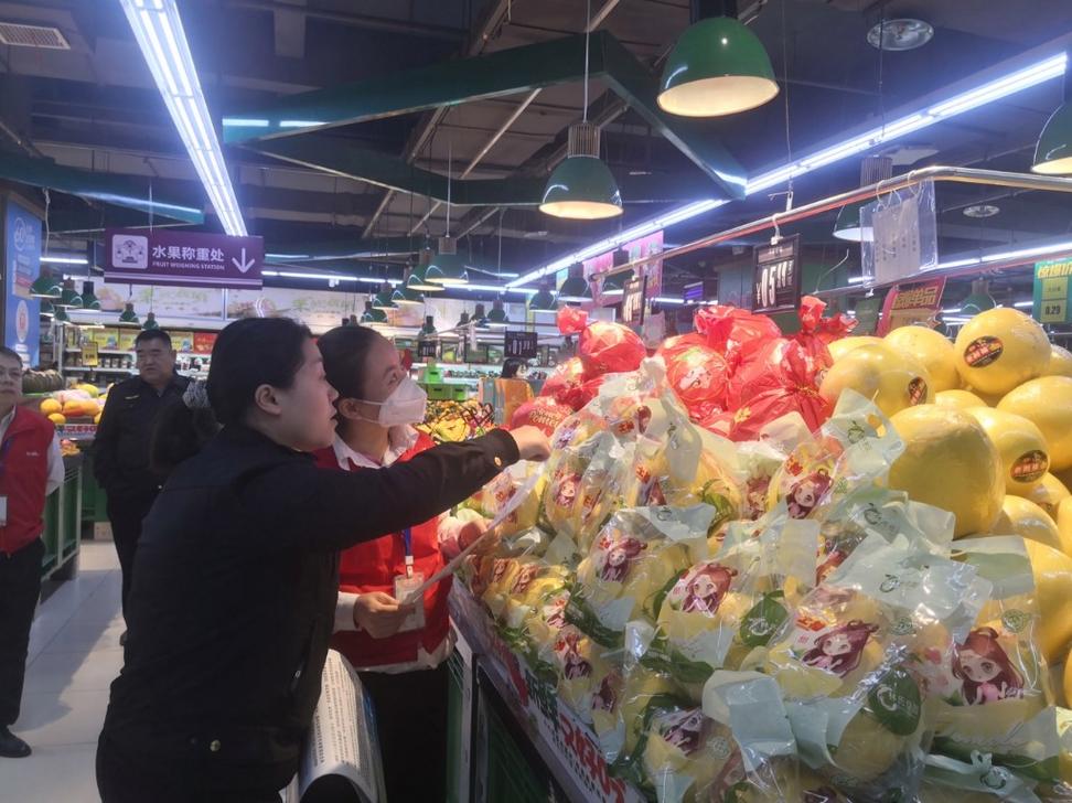 “生鲜灯禁令”实施首月显成效