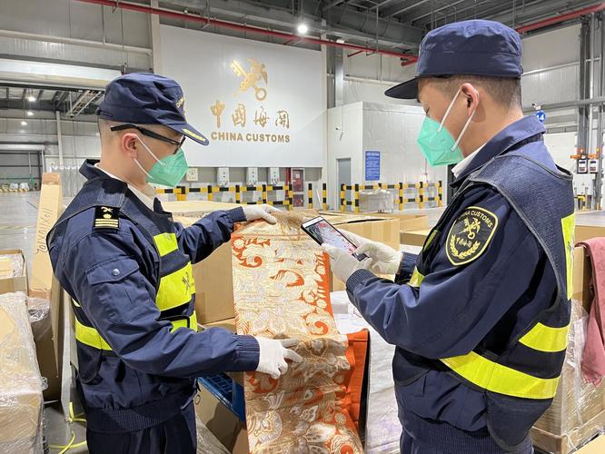 中国海关持续保持对固体废物走私严打严控高压态势 深化内外执法联动
