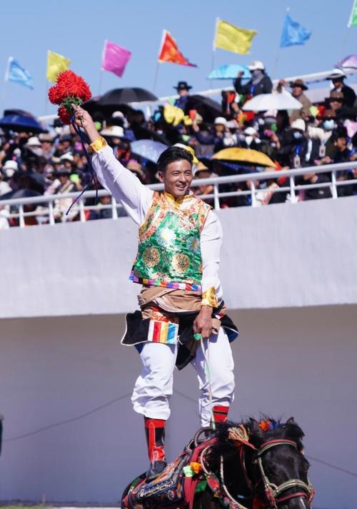 2024年恰青赛马节暨第三届“乡村振兴 那曲奋进”活动开幕